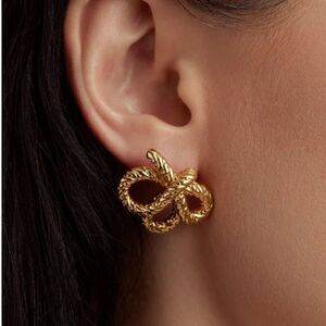 Flower twist stud earrings N116